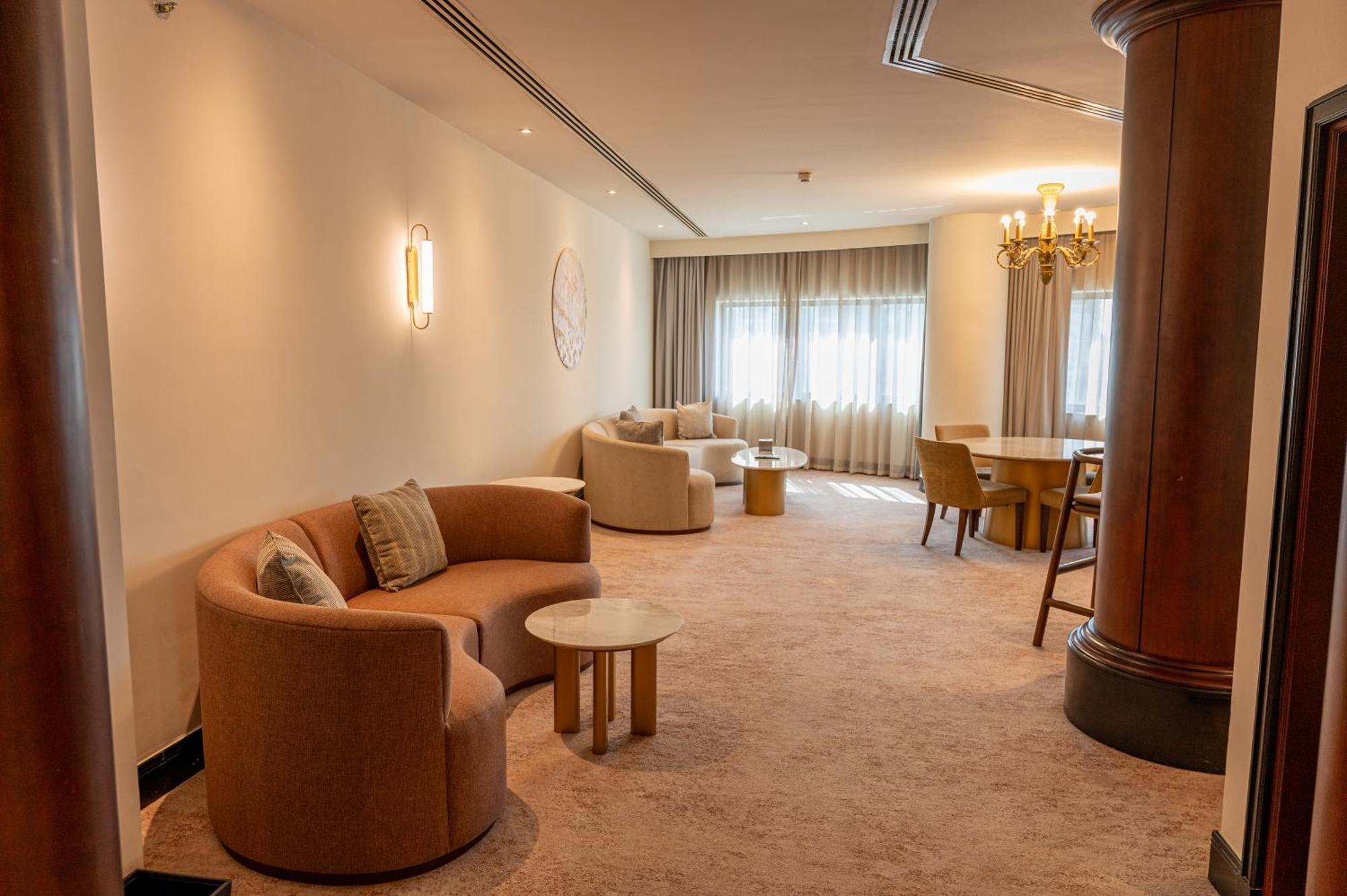 Majestic Cove Hotel - Formerly Le Meridien Fairway Dubai Exteriör bild