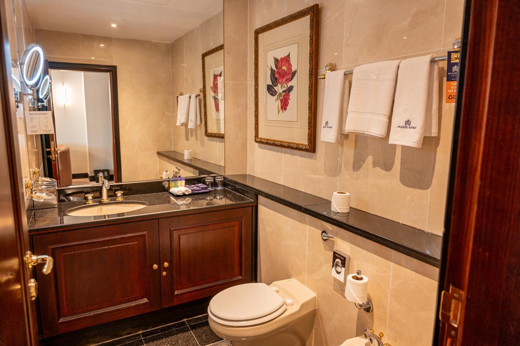 Majestic Cove Hotel - Formerly Le Meridien Fairway Dubai Exteriör bild