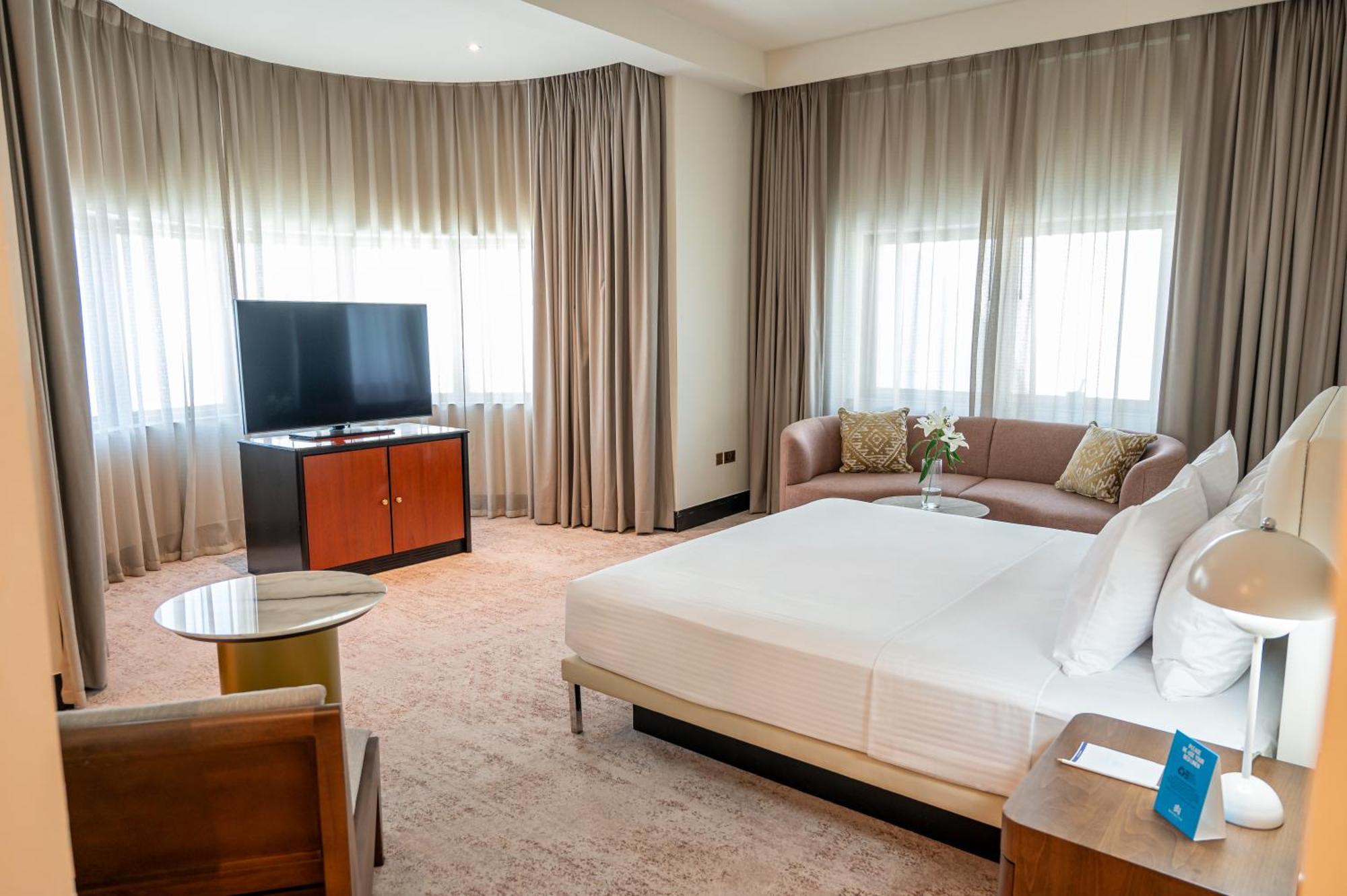 Majestic Cove Hotel - Formerly Le Meridien Fairway Dubai Exteriör bild