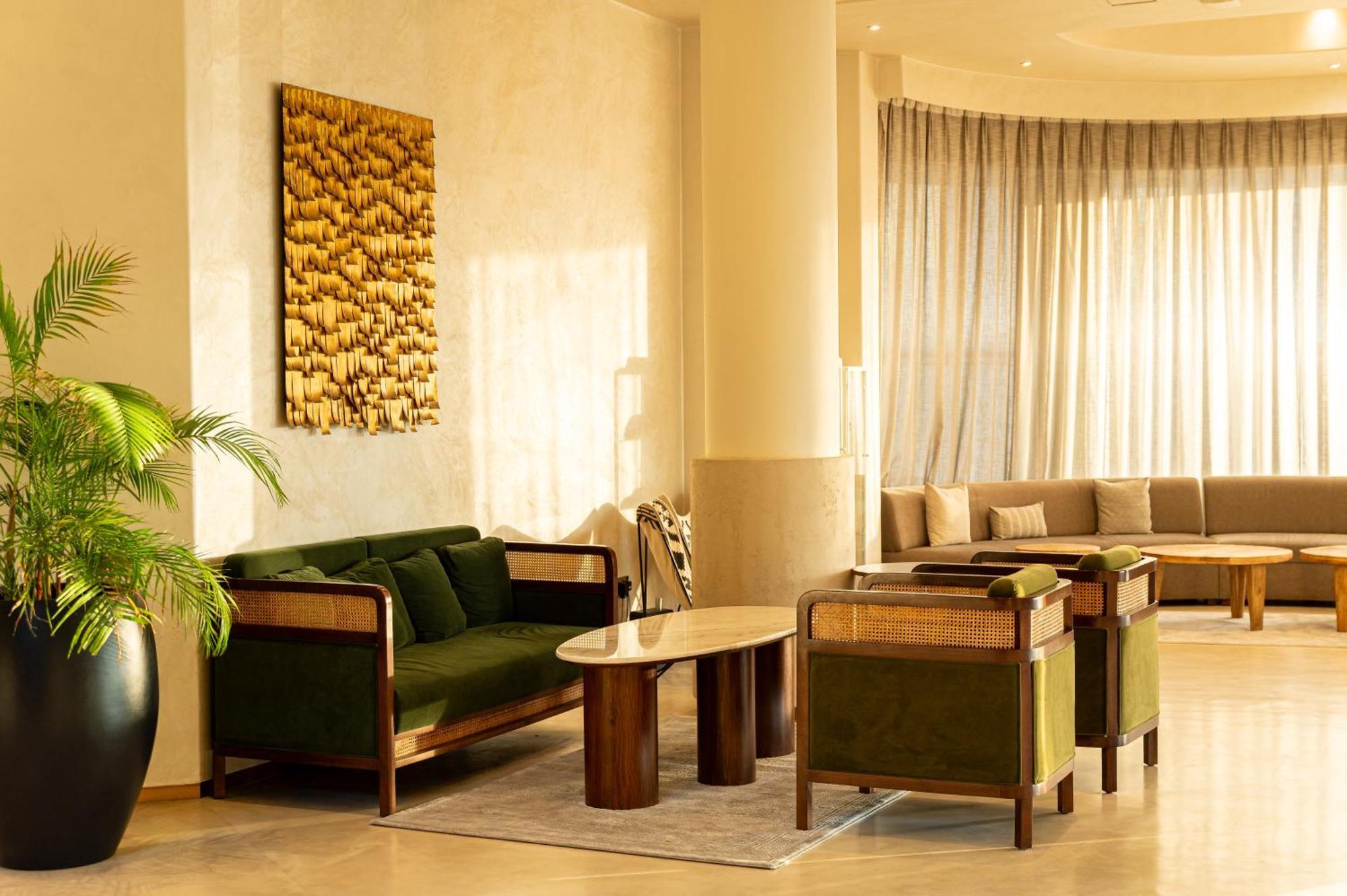 Majestic Cove Hotel - Formerly Le Meridien Fairway Dubai Exteriör bild