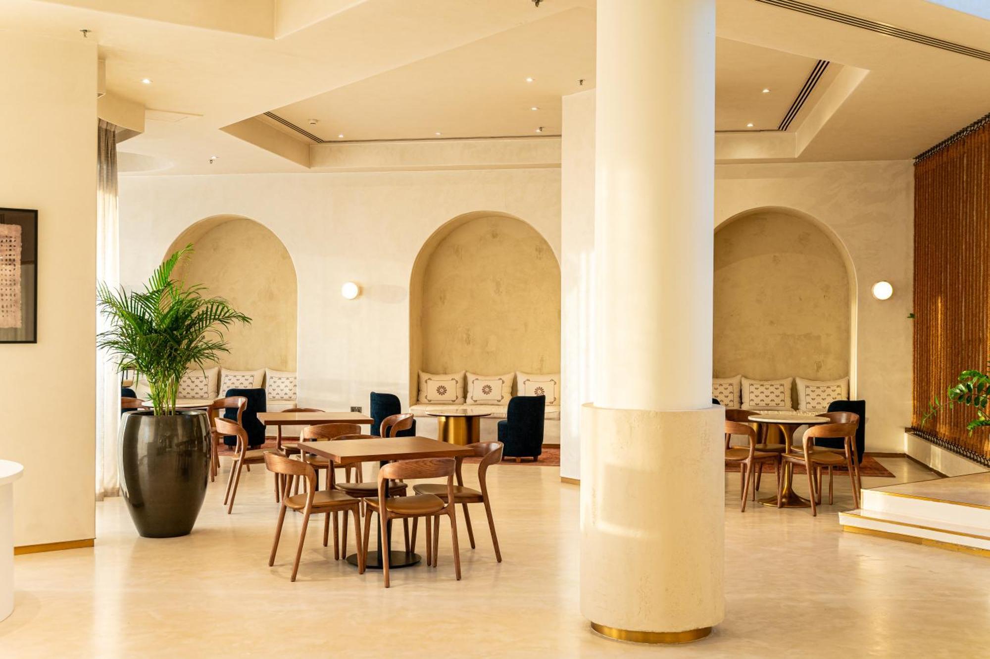 Majestic Cove Hotel - Formerly Le Meridien Fairway Dubai Exteriör bild
