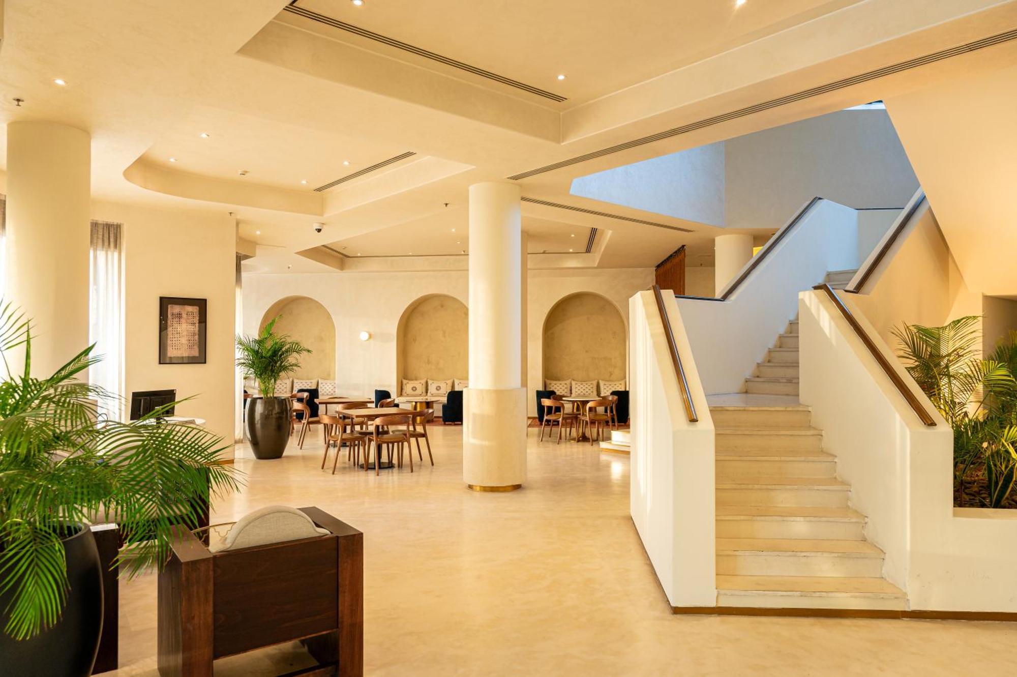 Majestic Cove Hotel - Formerly Le Meridien Fairway Dubai Exteriör bild