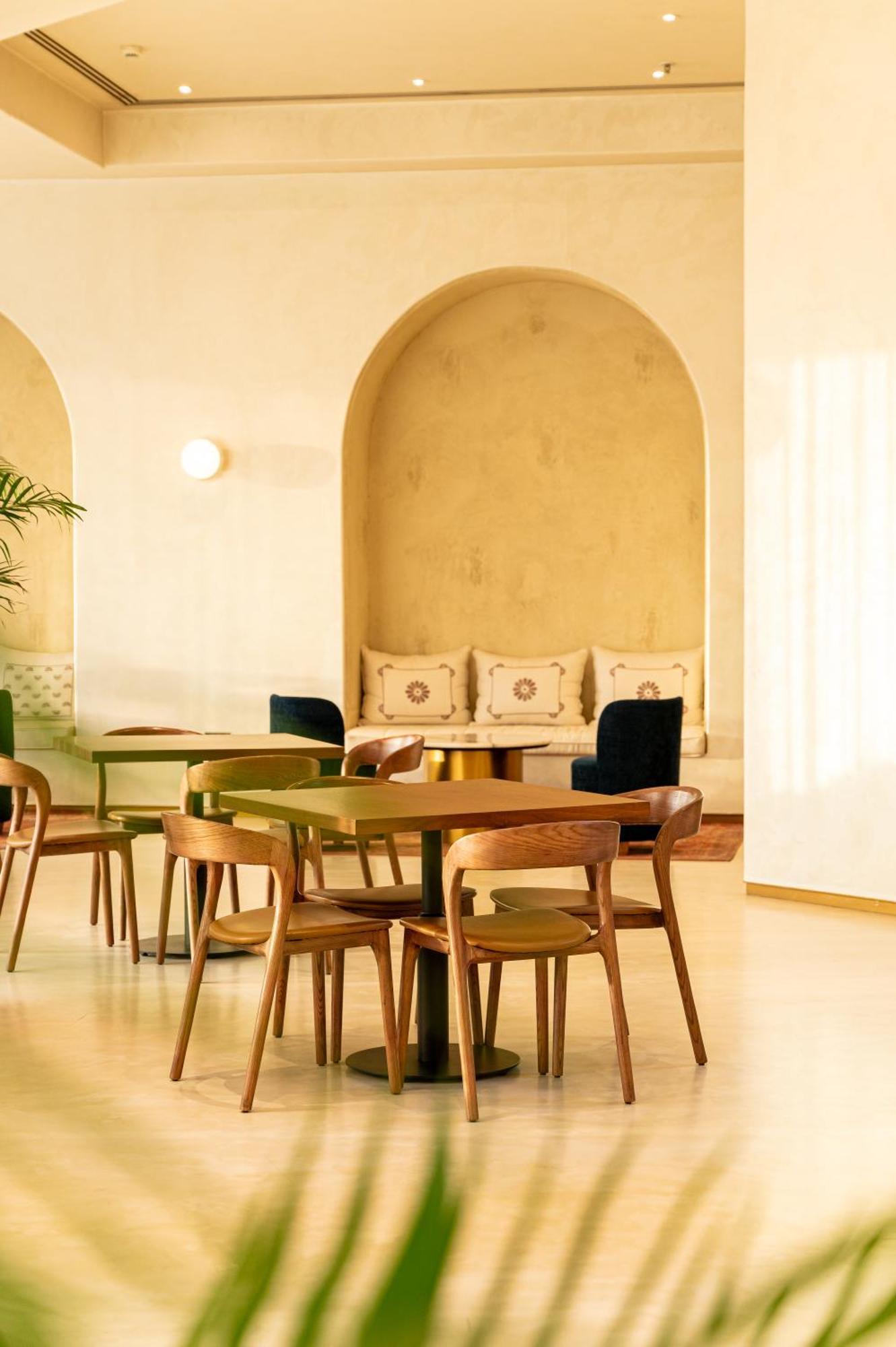 Majestic Cove Hotel - Formerly Le Meridien Fairway Dubai Exteriör bild