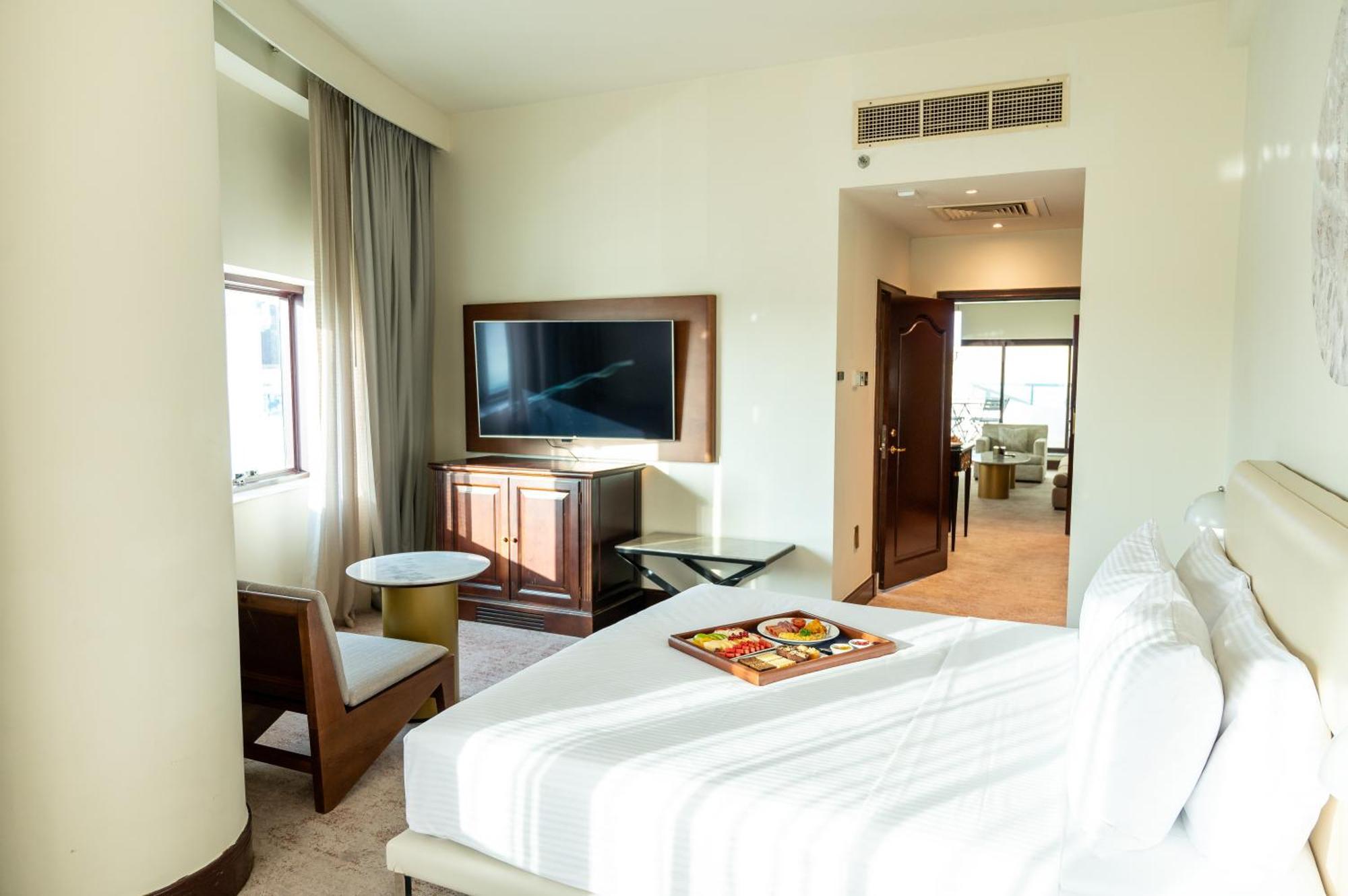 Majestic Cove Hotel - Formerly Le Meridien Fairway Dubai Exteriör bild