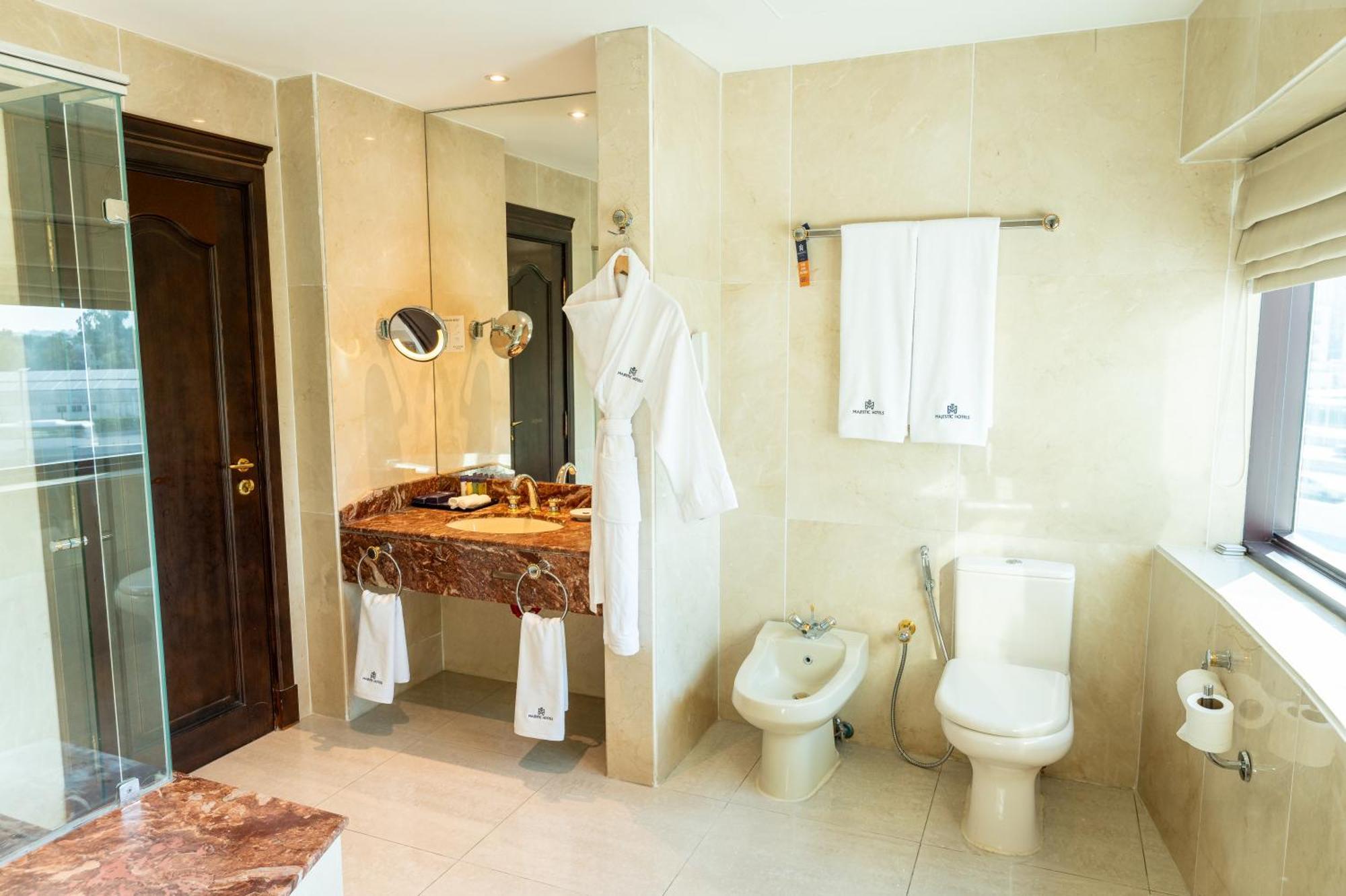 Majestic Cove Hotel - Formerly Le Meridien Fairway Dubai Exteriör bild