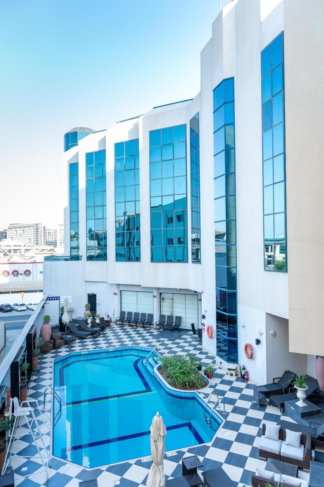 Majestic Cove Hotel - Formerly Le Meridien Fairway Dubai Exteriör bild